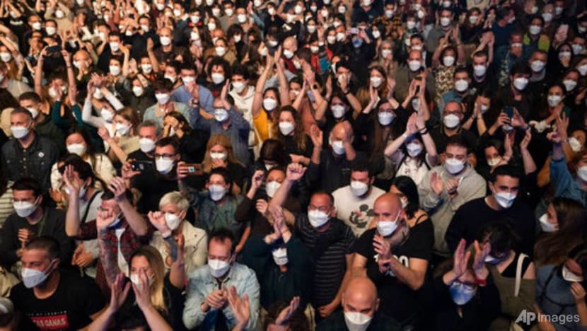 5,000 attend rock concert in Barcelona after COVID-19 screening 5,000 attend rock concert in Barcelona after COVID-19 screening