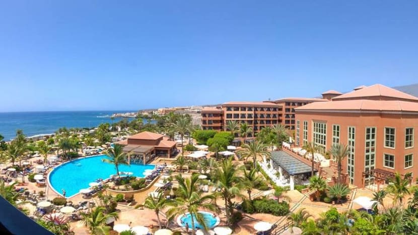 Canary Islands hotel on lockdown after COVID-19 case Canary Islands hotel on lockdown after COVID-19 case