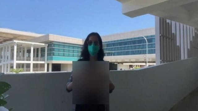 印尼网红为吸睛 在机场裸露拍片作猥亵行为