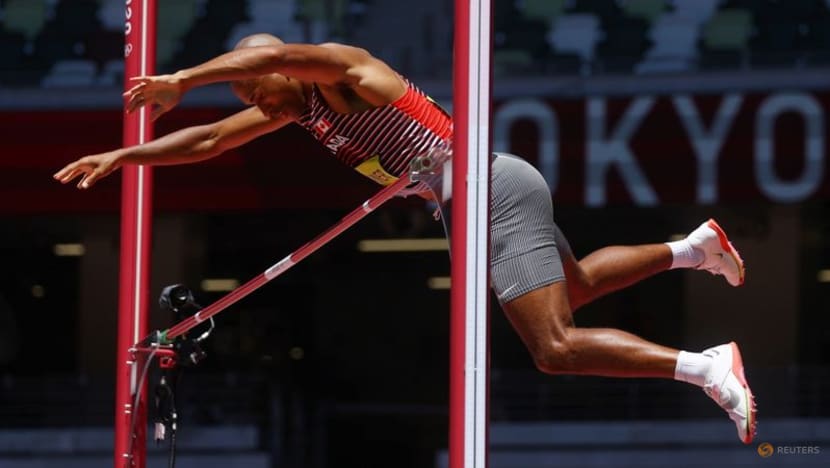 Athletics: Canada's Warner extends decathlon lead, two events remain Athletics: Canada's Warner extends decathlon lead, two events remain