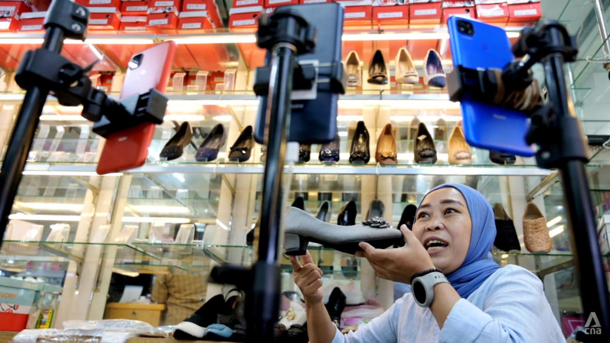 Ledakan social commerce Indonesia datang dengan kerugian tak terduga – pusat perbelanjaan berjuang