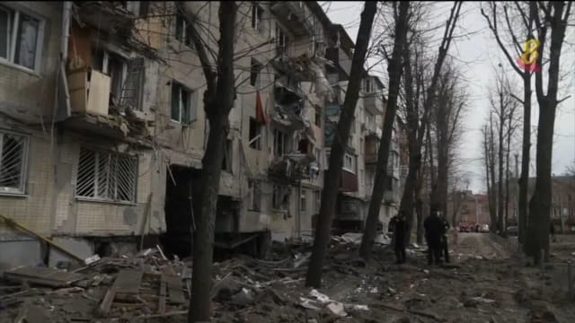 俄军向乌克兰东部地区发射多枚导弹 几栋建筑遭击中