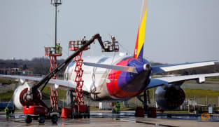Four South Korean budget airlines submit bids for Asiana cargo unit, media says