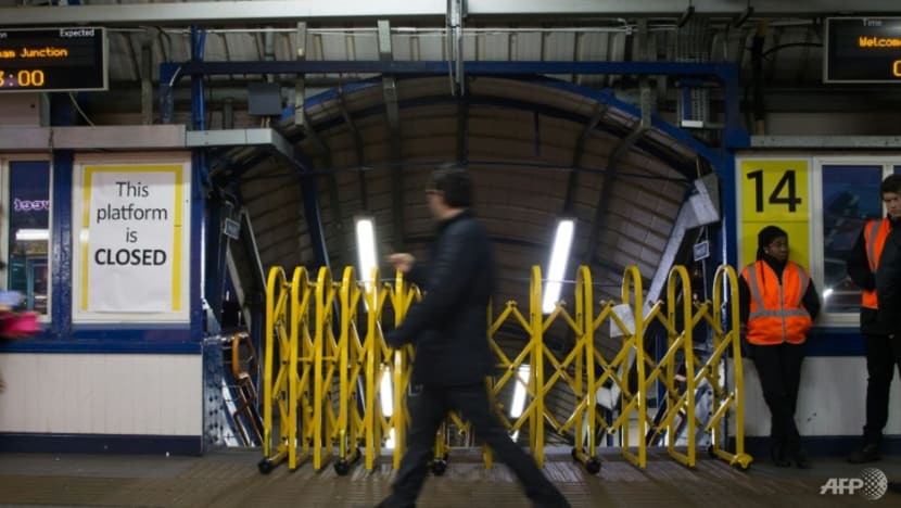 Biggest rail strike in 30 years brings UK to standstill Biggest rail strike in 30 years brings UK to standstill