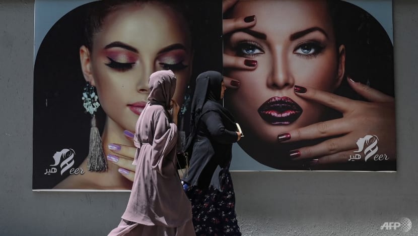 Taliban says burqa not mandatory for women, hijab is Taliban says burqa not mandatory for women, hijab is