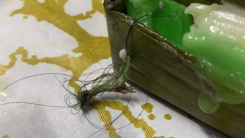Jabatan kesihatan Perak siasat gumpal rambut ditemui dalam kuih tepung pelita Jabatan kesihatan Perak siasat gumpal rambut ditemui dalam kuih tepung pelita