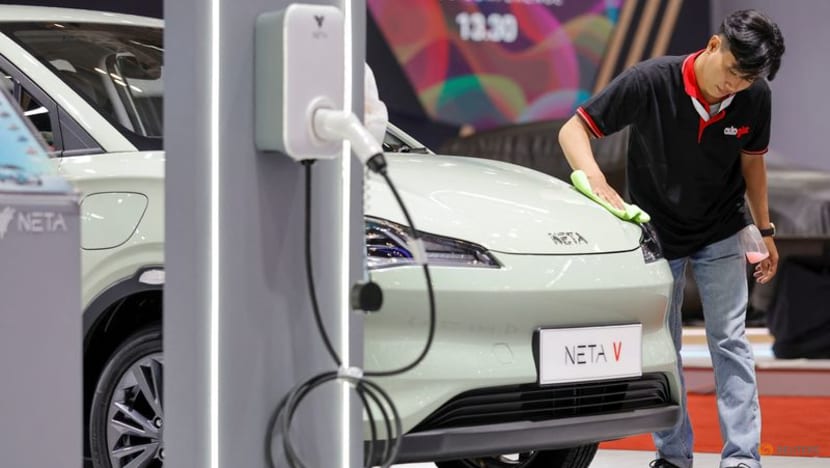 Indonesia gives automakers more time to qualify for EV credits in investment bid