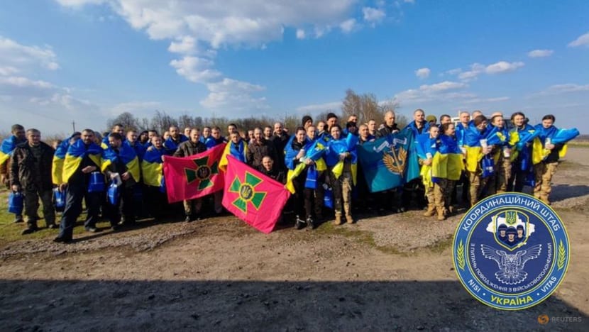 Russia and Ukraine swap more than 200 prisoners Russia and Ukraine swap more than 200 prisoners