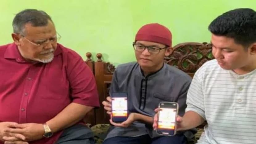 Kerajaan Johor terus hulur bantuan kepada keluarga guru hilang di Makkah Kerajaan Johor terus hulur bantuan kepada keluarga guru hilang di Makkah