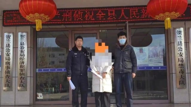 “你们警察过年不放假？”中国男子连偷多店后被捕