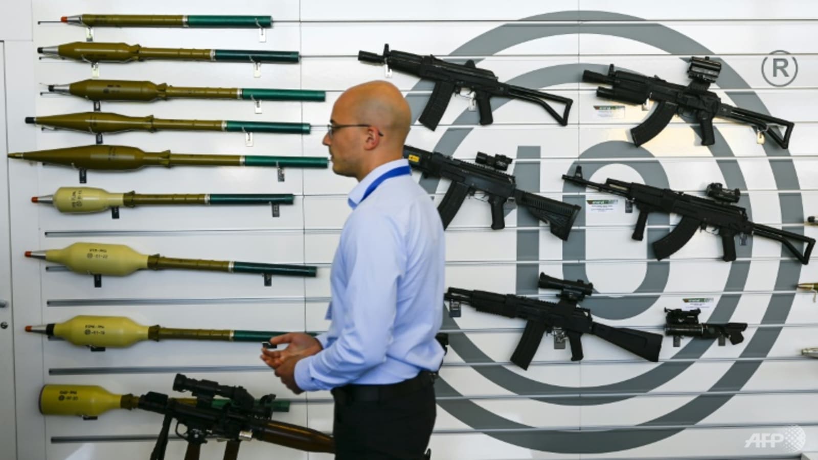 'Guns and Roses': Bulgaria arms trade booms on Ukraine war