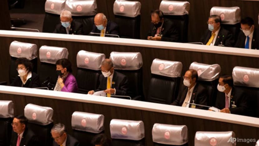 Thai lawmakers debate demands for constitutional changes Thai lawmakers debate demands for constitutional changes