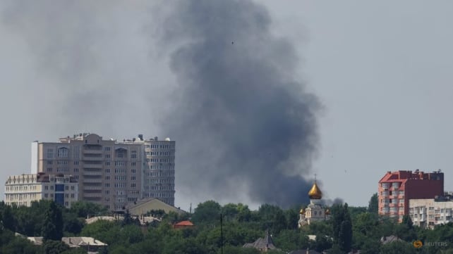 Ukraine battling to stem Russian advance in north of Donetsk region
