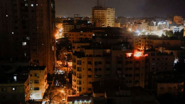 以色列在卡萨地带展开空袭 13人丧命