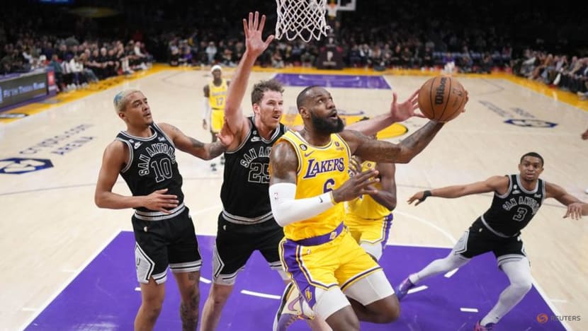 NBA roundup: Damian Lillard scores 60, moves up 3-pointer list NBA roundup: Damian Lillard scores 60, moves up 3-pointer list