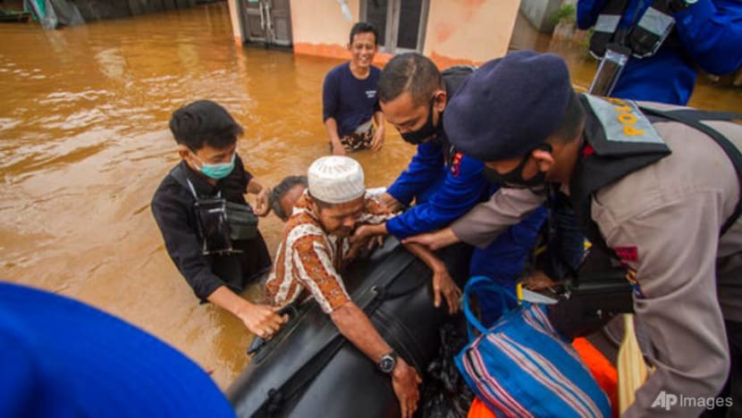 Tens of thousands evacuated amid Indonesia floods
