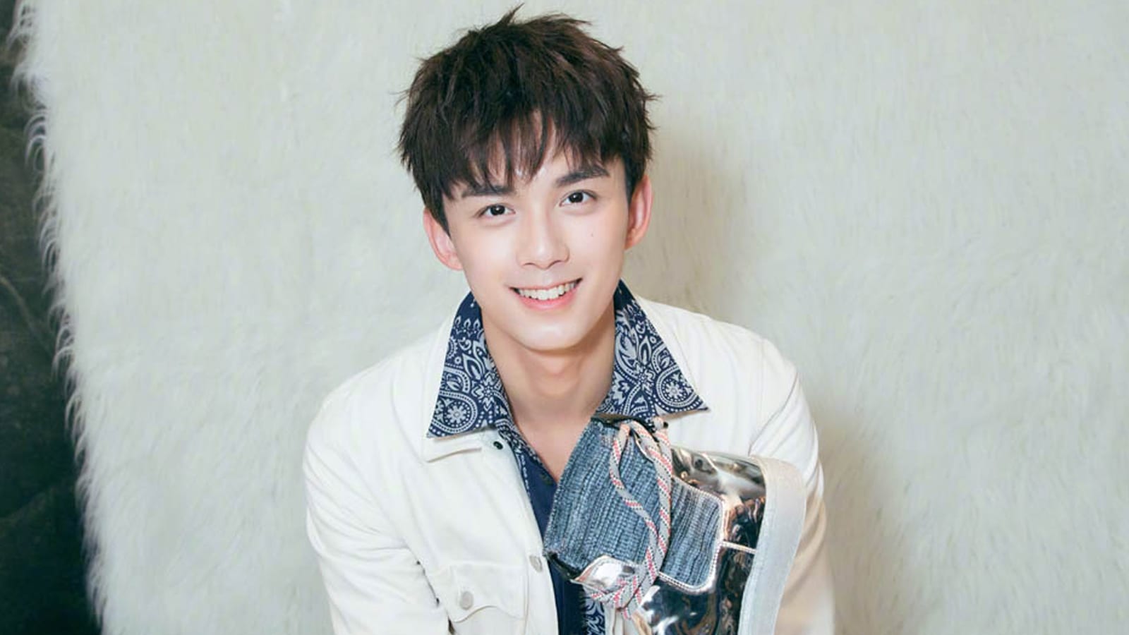 Chinese Star Wu Lei Has A Stalker Who Managed To Use His Frequent Flier Miles To Follow Him Around China Chinese Star Wu Lei Has A Stalker Who Managed To Use His Frequent Flier Miles To Follow Him Around China