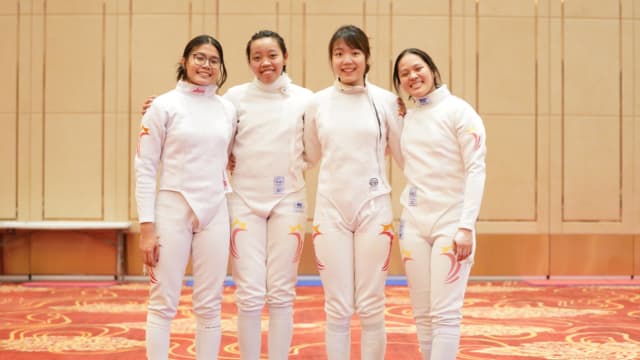 重剑团体决赛 我国击剑女队击败菲律宾夺得金牌