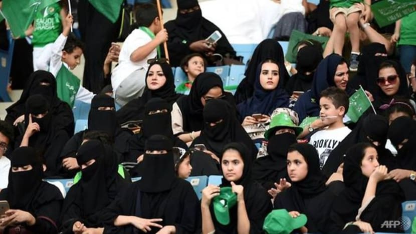 Lagi angin perubahan Saudi: Yoga dibenarkan, kejohanan bola sepak wanita diadakan
