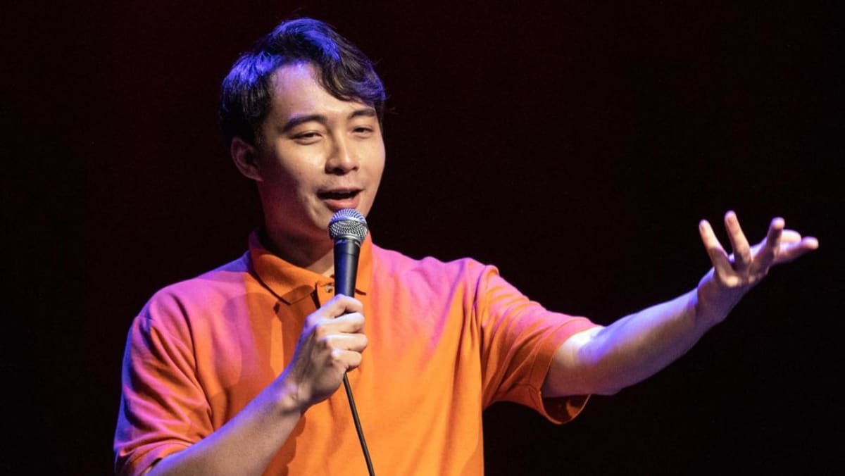 马来西亚出生的喜剧演员“罗杰大叔”因取笑中国政府而被微博禁言