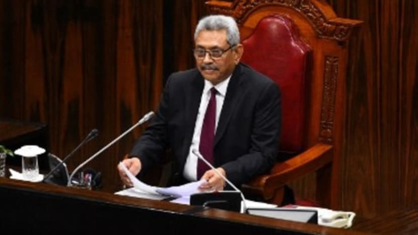 Presiden Gotabaya Rajapaksa mendarat di S'pura selepas larikan diri dari Sri Lanka Presiden Gotabaya Rajapaksa mendarat di S'pura selepas larikan diri dari Sri Lanka