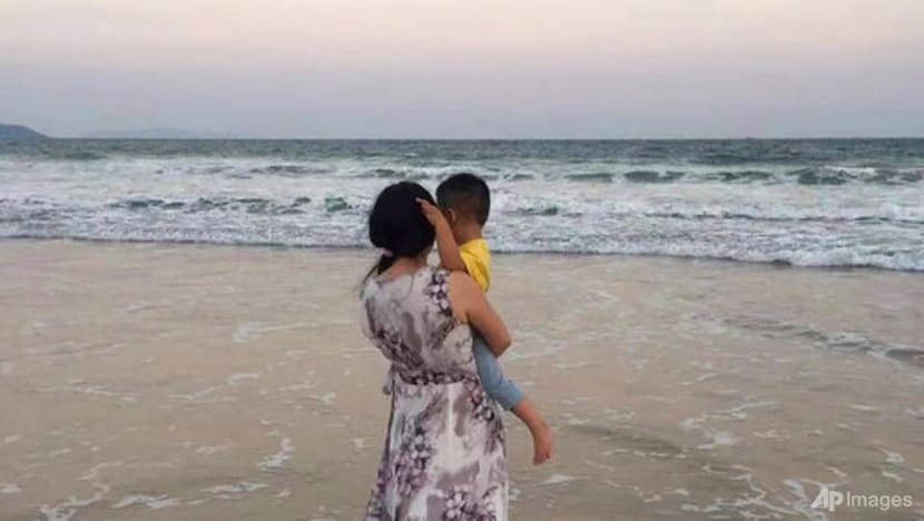 Chinese single mums, denied benefits, press for change