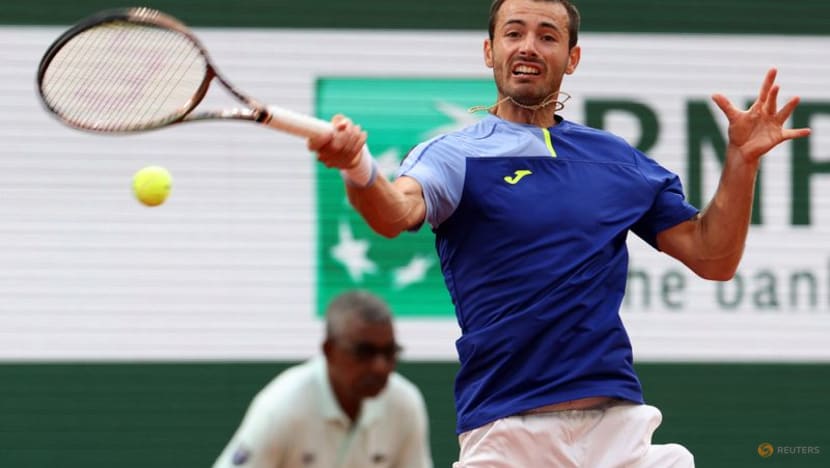 Alcaraz bulldozes past Lorendo to reach French Open second round Alcaraz bulldozes past Lorendo to reach French Open second round