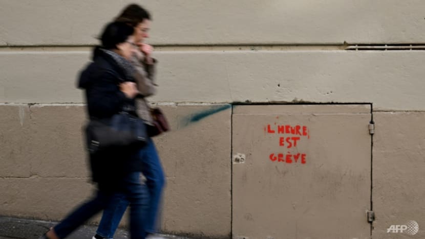 France faces 'standstill' in protests against pensions overhaul France faces 'standstill' in protests against pensions overhaul