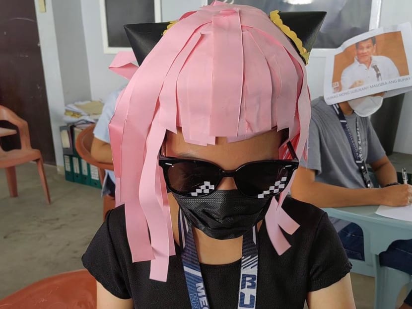 #trending: Creative ‘anti-cheating’ hats by university students in Philippines go viral #trending: Creative ‘anti-cheating’ hats by university students in Philippines go viral