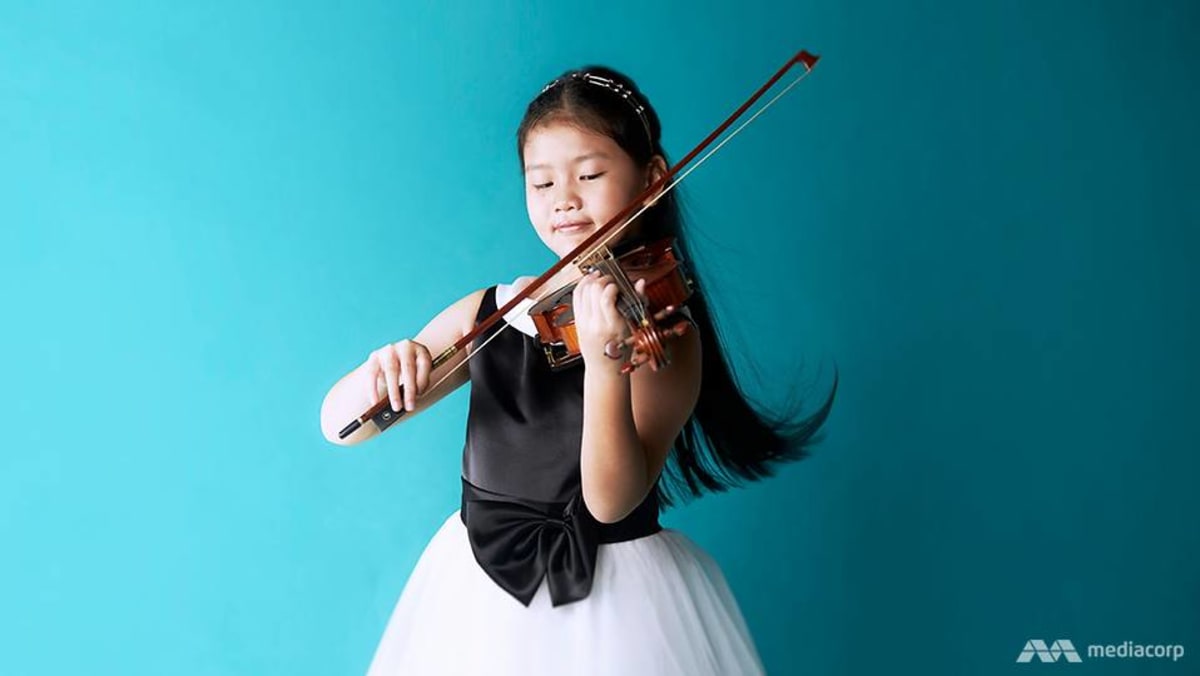 from-singapore-to-carnegie-hall-meet-8-year-old-violinist-freya-kylie-lim