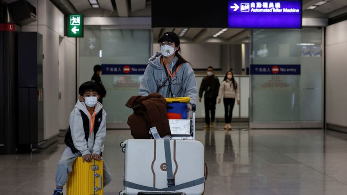 Hong Kong menghapus sebagian besar peraturan COVID-19, meskipun masker masih diwajibkan