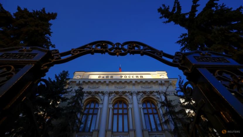 US slaps sanctions on Russia's central bank, threatens more action US slaps sanctions on Russia's central bank, threatens more action