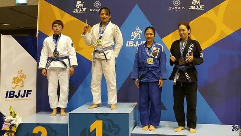 Peserta MMA S'pura May Ooi menang pingat emas dalam pertandingan Jiu-Jitsu Asia