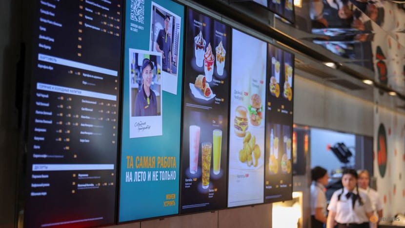 'Vkusno & tochka': McDonald's restaurants reopen in Russia under new name