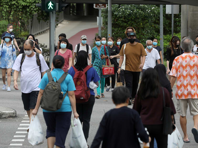 Chinese Singaporeans should try to better understand the concerns and difficulties faced by ethnic minorities, Prime Minister Lee Hsien Loong said. Chinese Singaporeans should try to better understand the concerns and difficulties faced by ethnic minorities, Prime Minister Lee Hsien Loong said.