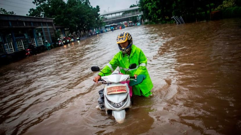 As yearly floods loom, Jakarta residents fear shelters are potential COVID-19 ‘breeding grounds’ As yearly floods loom, Jakarta residents fear shelters are potential COVID-19 ‘breeding grounds’