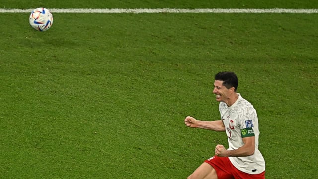 波兰2比0胜沙特 莱万踢进世界杯首球