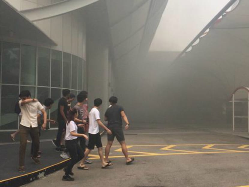 Smoke seen at Singapore Polytechnic today. Photo: @Dead_Bean/Twitter