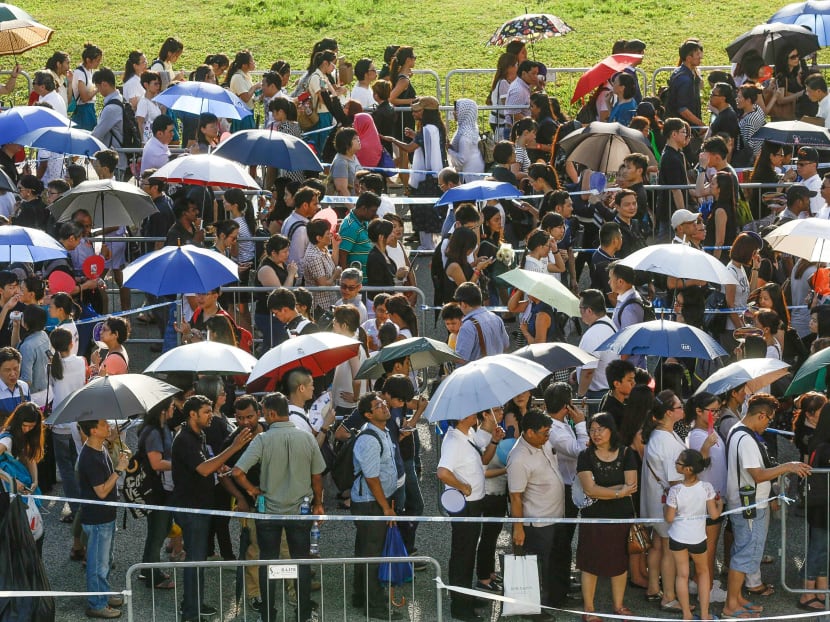 Long queues on Day 3 of public phase of national mourning