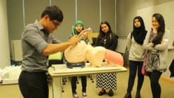 KOMENTAR: Usaha dipergiat untuk pikat lebih ramai anak Melayu/Islam ceburi bidang kedoktoran & jagaan kesihatan