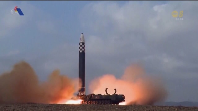 朝鲜抗议韩美联合军事演习 向半岛东部海域发射导弹