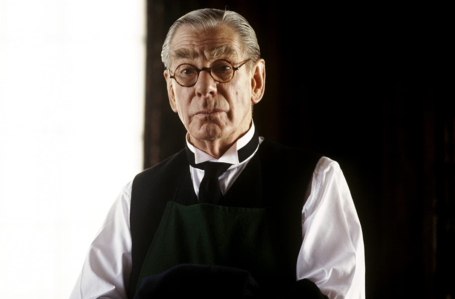 Batman's Butler Alfred Is A Sexy Man Of Action In Prequel Pennyworth - 8days