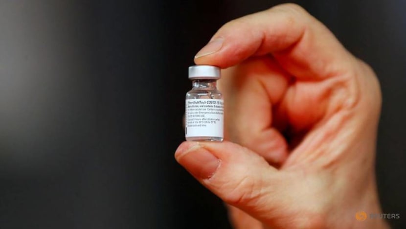 UK doctors call for shorter gap between Pfizer COVID-19 vaccine doses UK doctors call for shorter gap between Pfizer COVID-19 vaccine doses
