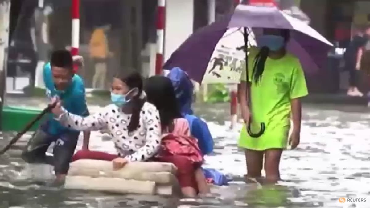 Hujan memicu banjir dan tanah longsor di Vietnam, 18 hilang