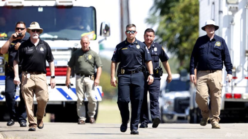 Military training jet crashes in Texas, injuring both pilots Military training jet crashes in Texas, injuring both pilots