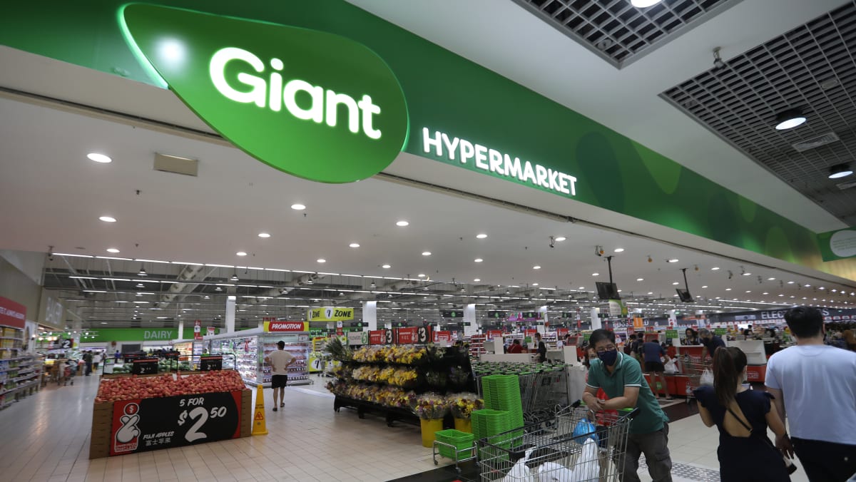 Giant outlet deals store