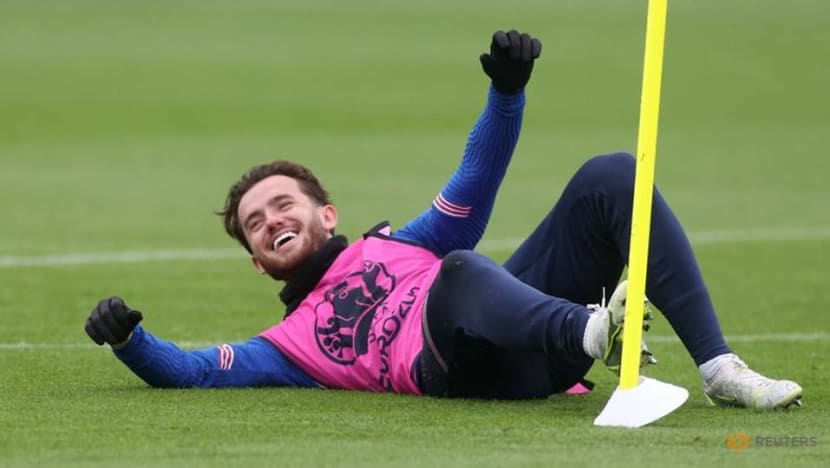 Football: England players Chilwell, Mount in isolation after close contact with COVID-19 case Football: England players Chilwell, Mount in isolation after close contact with COVID-19 case