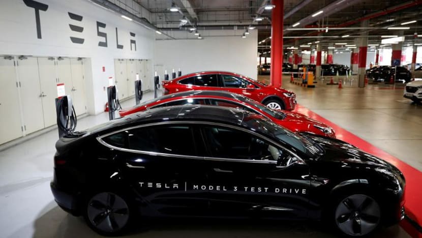Tesla ambil pekerja penyenggaraan di S'pura