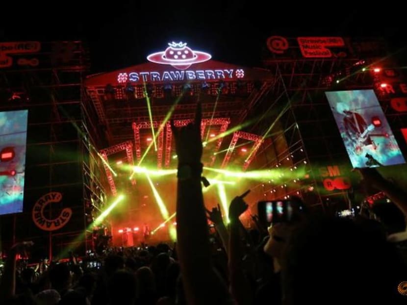 Thousands of revellers attend Wuhan music festival Thousands of revellers attend Wuhan music festival