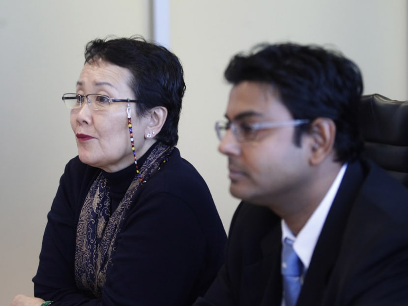 (From left) Ms Hedy Mok (niece of Mdm Chung Khin Chun) and lawyer Raghunath Peter Doraisamy during a press conference on Sept 23, 2014. There have been calls for more safeguards to the Lasting Power of Attorney scheme, in light of a high-profile legal tussle involving Mdm Chung who granted an LPA to tour guide Yang Yin. TODAY file photo